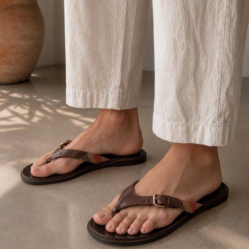 Burberry brown leather sandals with